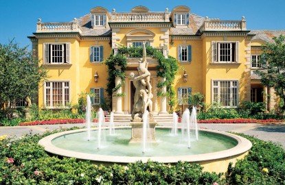 Камины в домах знаменитостей