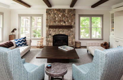 Каміни з річкової гальки і валунів