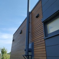 Зовнішній димохід з труб сендвіч з кріпленням до стіни