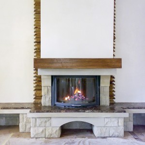 Традиційний камін округлої форми