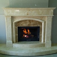 Класичний мармуровий портал