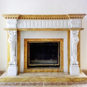 Мармуровий портал з декоративним різьбленням