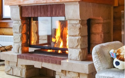 Каміни в рустикальном стилі