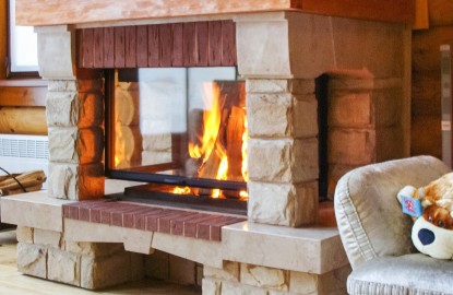 Каміни в рустикальном стилі