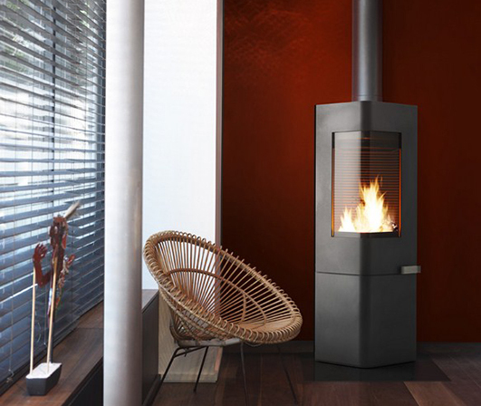 Фото кутової печі Invicta Moai